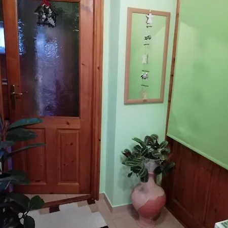 Paratlan Vendeghaz Гостевой дом Pokaszepetk